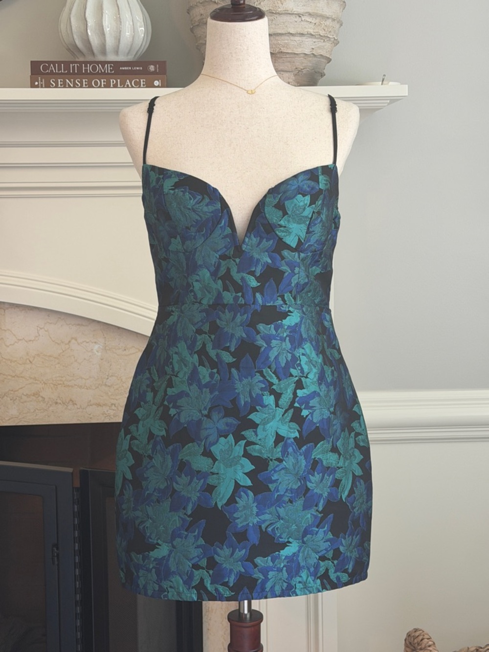 Floral Jacquard Structured Mini Dress - Picture 4 of 6